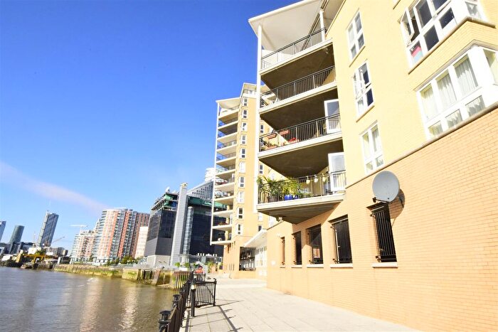 3 Bedroom Flat To Rent In Jamestown Way, Canary Wharf, E14