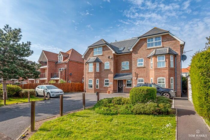 2 Bedroom Apartment For Sale In Belle Vue Road, Bournemouth, Dorset, BH6