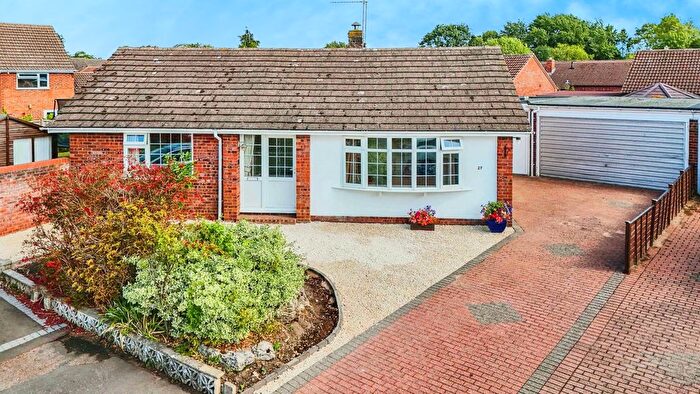 3 Bedroom Detached Bungalow For Sale In Farley Avenue, Harbury, CV33