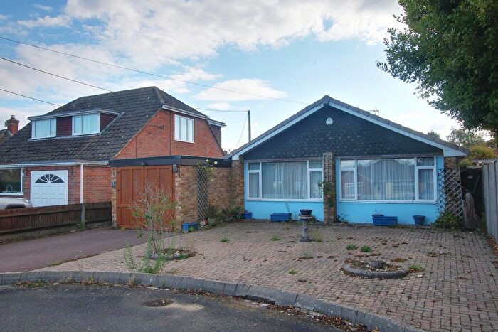 2 Bedroom Detached Bungalow For Sale In North Baddesley, Southampton, SO52