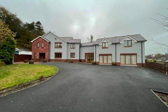 5 Bedroom Property To Rent In Carmarthen Road, Newcastle Emlyn, SA38