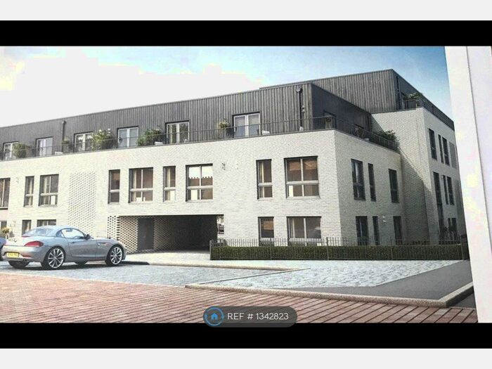 2 Bedroom Flat To Rent In Albarn Court, Colchester, CO2