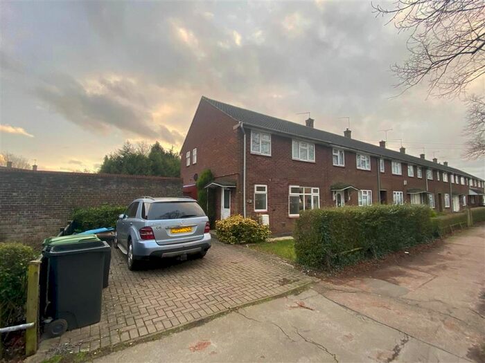 3 Bedroom Property To Rent In Fletcher Way, Hemel Hempstead HP2