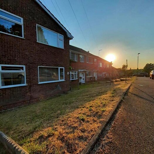 2 Bedroom Maisonette To Rent In Blenheim Way, B44