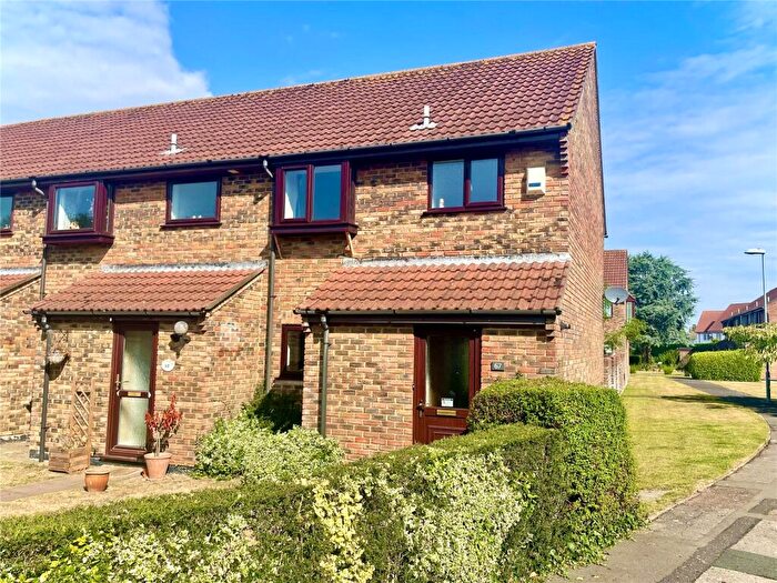 3 Bedroom End Of Terrace House For Sale In Russell Drive, Stanpit, Christchurch, Dorset, BH23