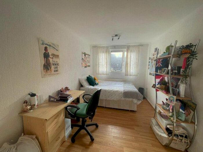 3 Bedroom Terraced House To Rent In Surr Street, Islington, London, N7