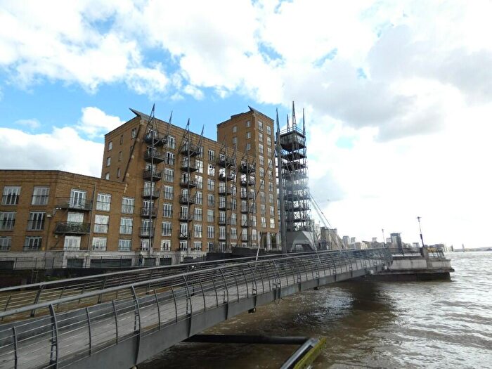 3 Bedroom Apartment To Rent In Dundee Wharf, Three Colt Street, London, E14