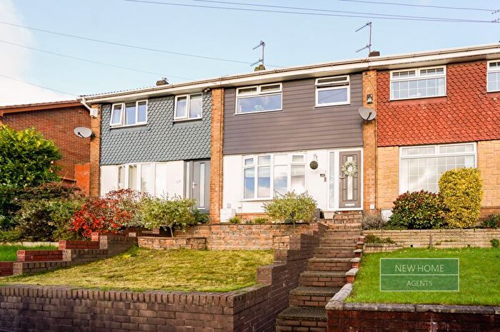 3 Bedroom Terraced House For Sale In Mendip Close, Royton, Oldham, OL2