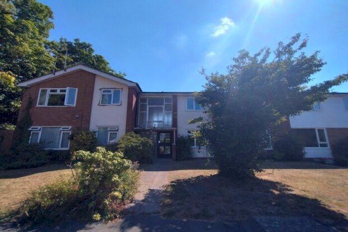 2 Bedroom Flat To Rent In Alston Close, Solihull, B91