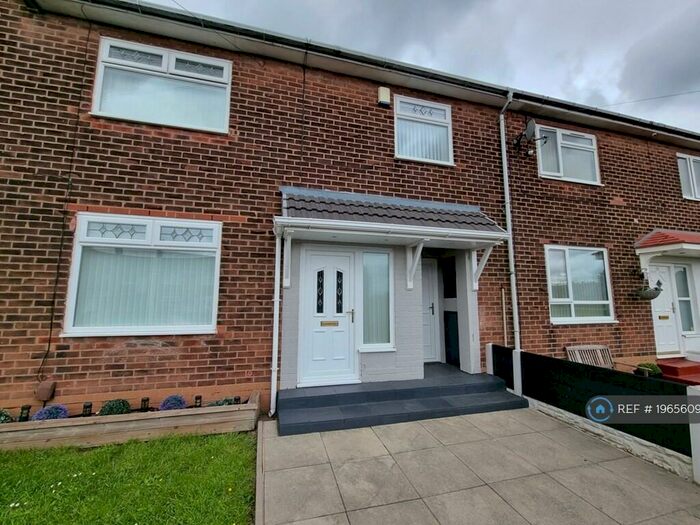 3 Bedroom Terraced House To Rent In Thirlmere Drive, Middleton, Manchester, M24