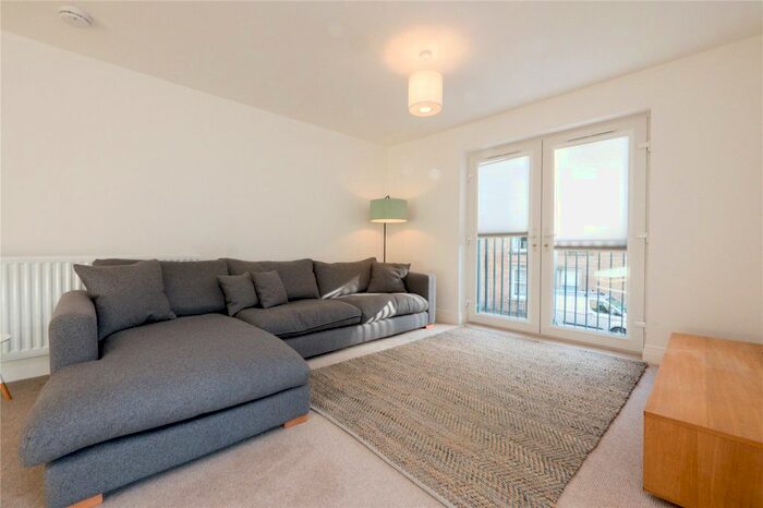 2 Bedroom Flat To Rent In Brunswick Road, Edinburgh, EH7