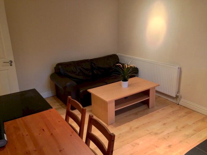 1 Bedroom Flat To Rent In Very Near Endsleigh Road Area, West Ealing W13