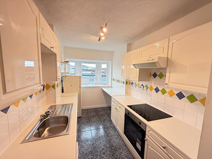 2 Bedroom Flat To Rent In Lentran Street, Glasgow, G34