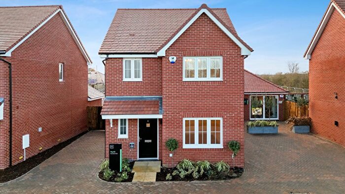 3 Bedroom Semi Detached House For Sale In Wivenhoe Gardens, Wivenhoe, Colchester, CO7