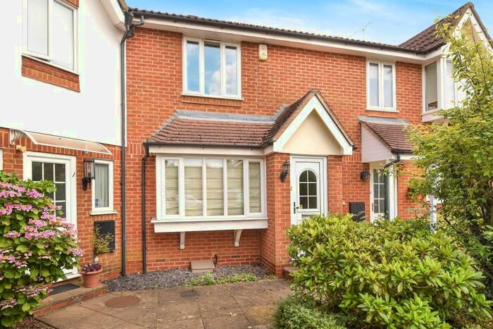 2 Bedroom Terraced House To Rent In Stanmore, Harrow, HA7