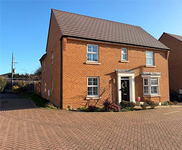 4 Bedroom Detached House For Sale In Babbage Grove, Leighton Buzzard, Bedfordshire, LU7