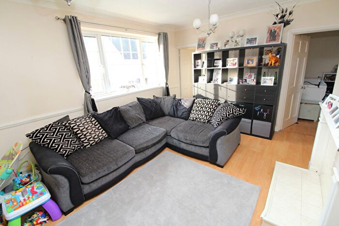 2 Bedroom Flat To Rent In Granby Road, Eltham, SE9