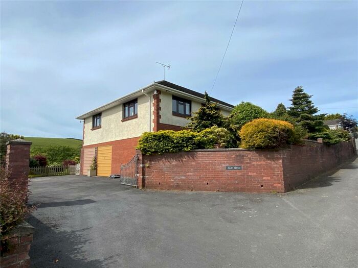 4 Bedroom Detached House For Sale In Llanboidy Road, Meidrim, Carmarthen, SA33