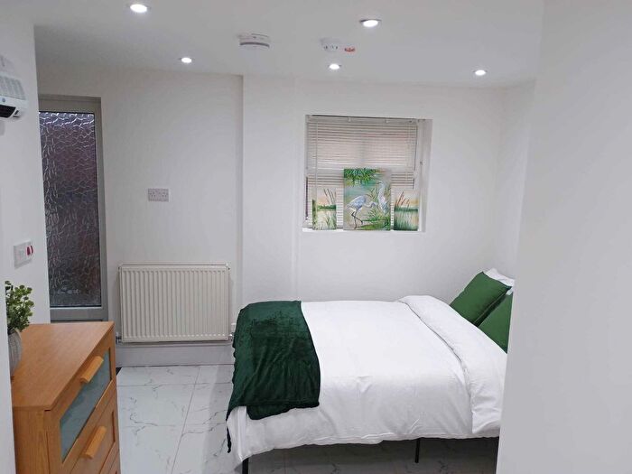 Studio To Rent In Walsall Street, Wednesbury, WS10