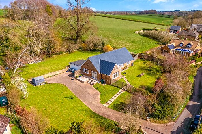 3 Bedroom Bungalow For Sale In Hollow Road, Lower Tadmarton, Oxon, OX15