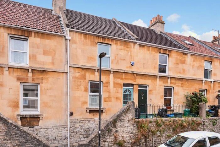 3 Bedroom Terraced House To Rent In Highland Road, Bath, BA2