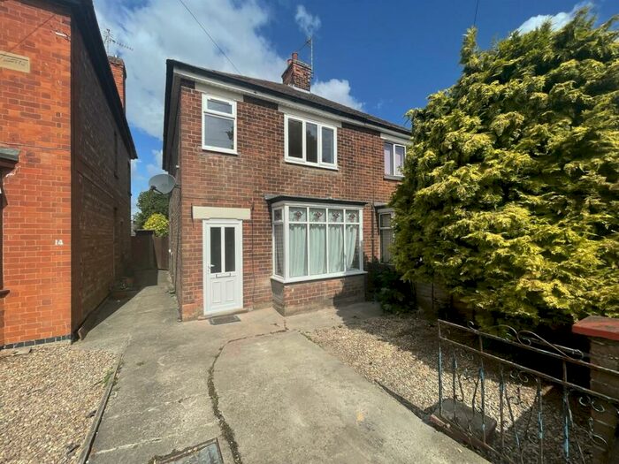 3 Bedroom Semi-Detached House To Rent In Spalding, PE11