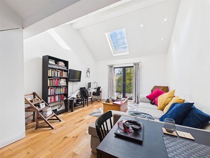 1 Bedroom Flat To Rent In Woolgrove Road, Hitchin, SG4