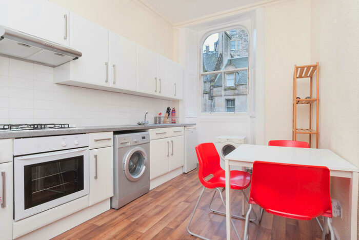 3 Bedroom Flat To Rent In Cockburn Street Edinburgh United Kingdom, EH1
