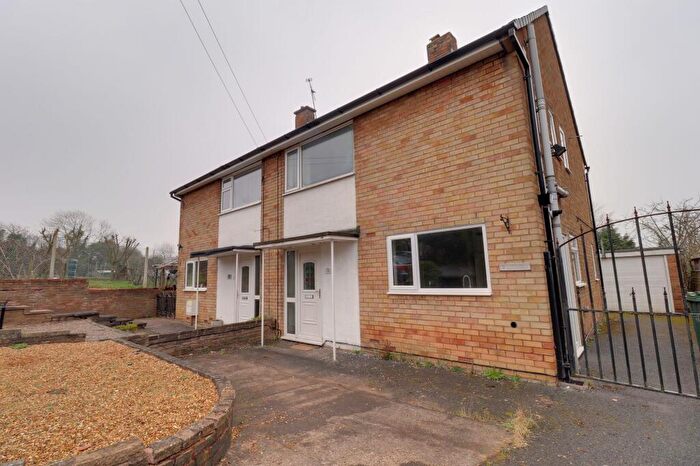 3 Bedroom Semi-Detached House To Rent In Avon Rise, Stafford, ST16