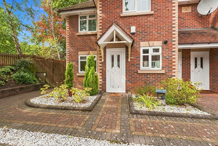 2 Bedroom Flat For Sale In Burnett Road, Streetly Village, Sutton Coldfield, B74