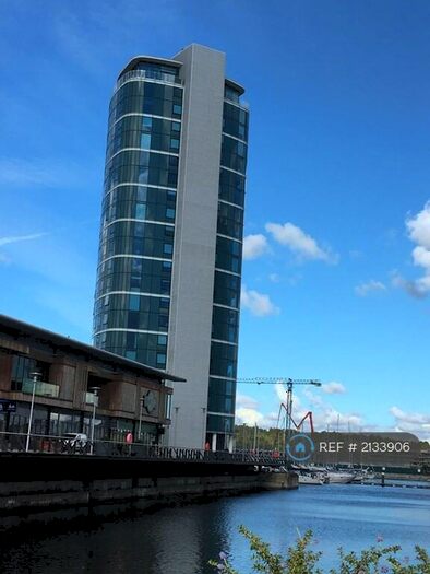 2 Bedroom Flat To Rent In Marina Point West, Chatham, ME4