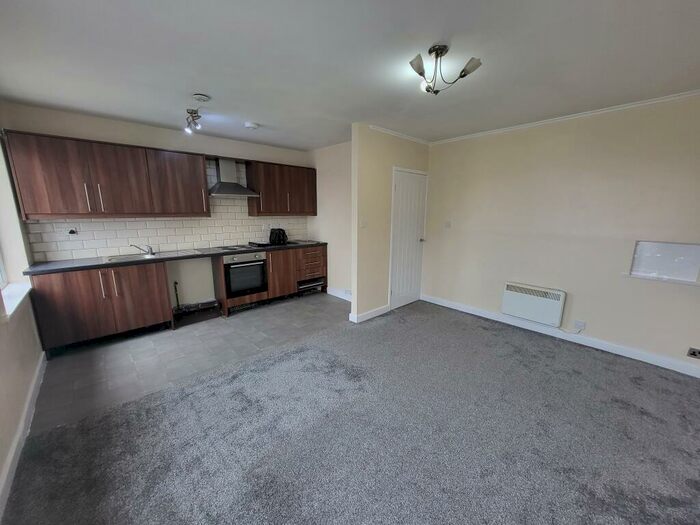 1 Bedroom Apartment To Rent In Beacon Road, Bradford, BD6