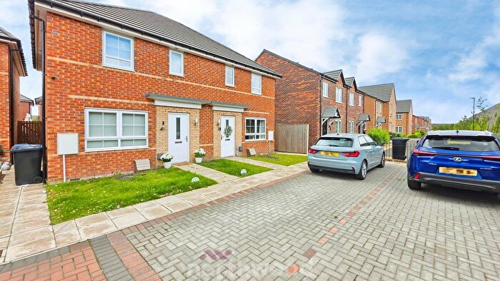 3 Bedroom Semi-Detached House For Sale In Collier Close, Rossington, Doncaster, DN11