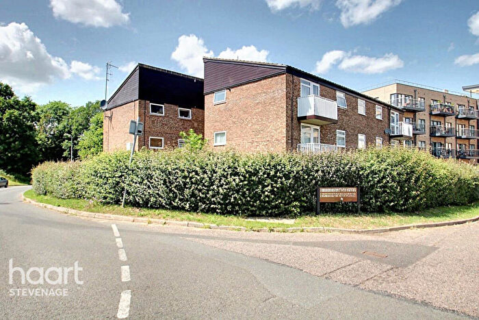 2 Bedroom Flat For Sale In Blenheim Way, Stevenage, SG2