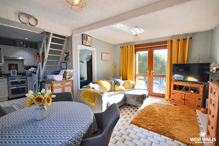 4 Bedroom Detached House For Sale In New Hill, Goodwick, SA64 - Photo 12