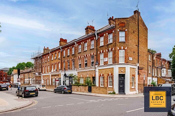 3 Bedroom Flat To Rent In London, W10