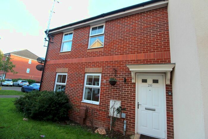 2 Bedroom Flat To Rent In Old College Walk, Cosham, Portsmouth, PO6