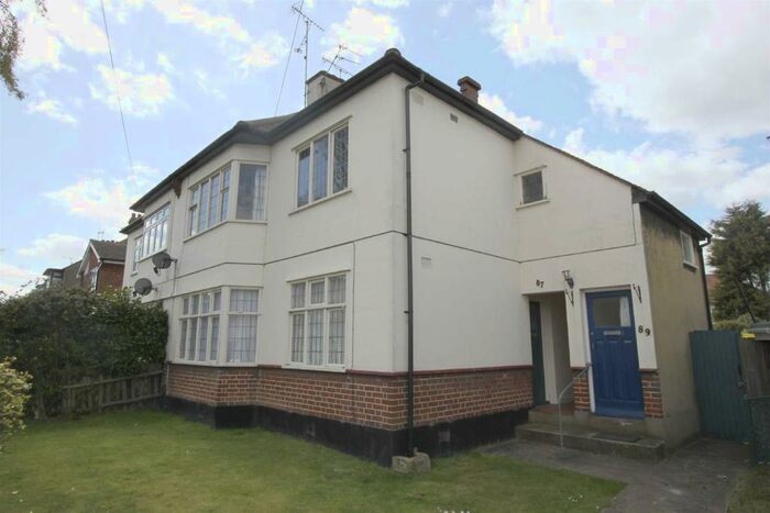 2 Bedroom Flat To Rent In The Grove, Southend On Sea, SS2