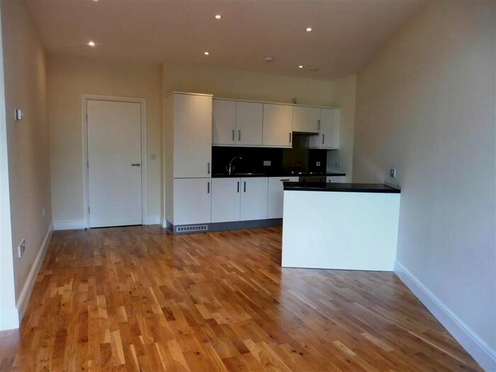 2 Bedroom Flat To Rent In Park Street, Ashford, TN24