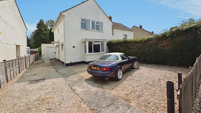 3 Bedroom Semi-detached House For Sale In Melrose Avenue, Yate, Bristol, BS37