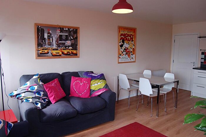 2 Bedroom Flat To Rent In Lochend Park View, Edinburgh, EH7