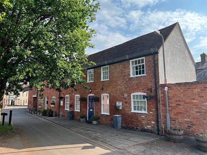 3 Bedroom Semi-Detached House To Rent In Court Row, Upton-Upon-Severn, Worcester, WR8