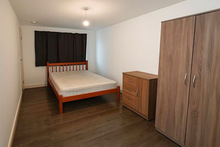 Studio To Rent In Turnpike Lane, London, N8