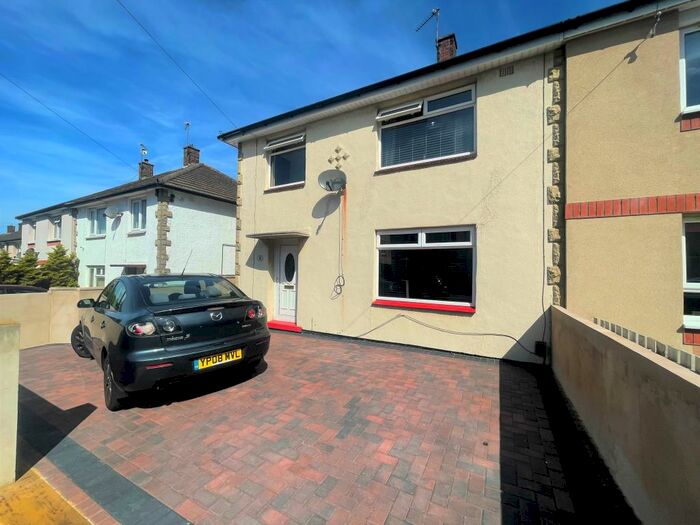 3 Bedroom Semi-Detached House To Rent In Merlin Road, Scunthorpe, DN17