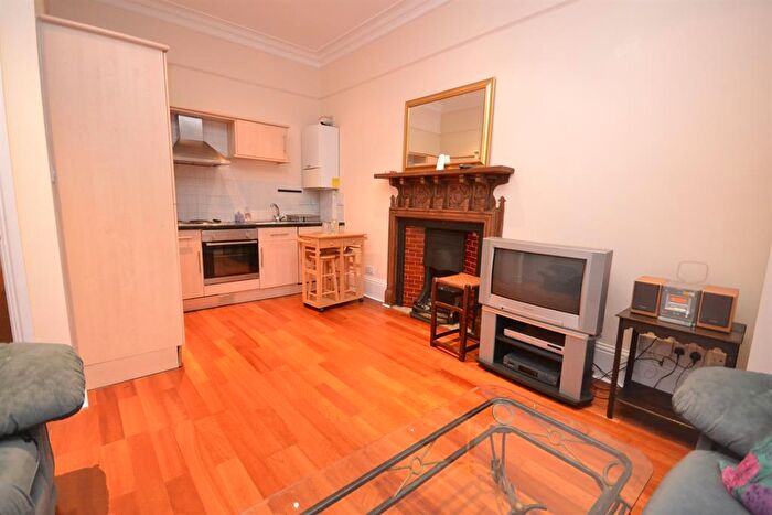 1 Bedroom Apartment To Rent In Erleigh Court, Reading, Berkshire, RG1
