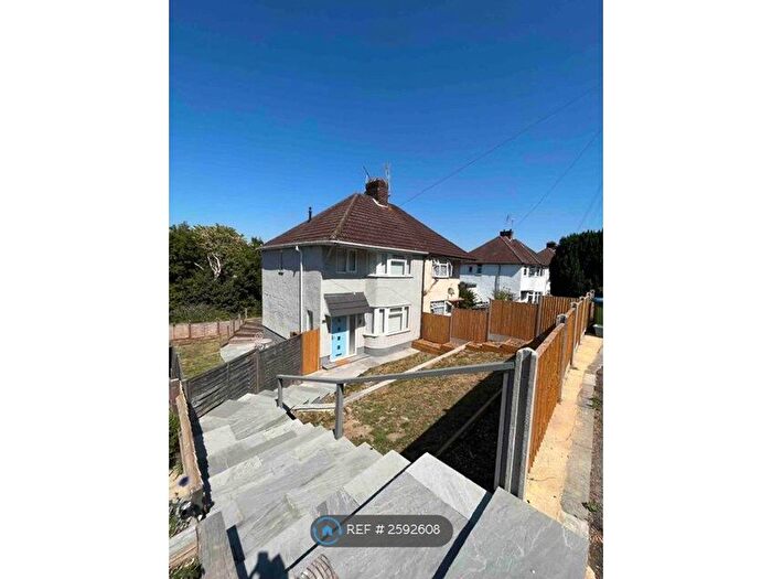 3 Bedroom Semi-Detached House To Rent In Braeside Road, Southampton, SO19