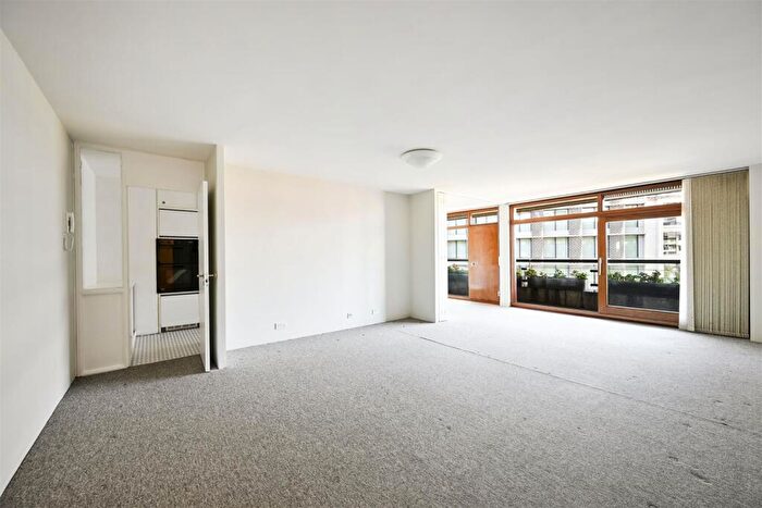 1 Bedroom Flat To Rent In Seddon House, Barbican, London, EC2Y