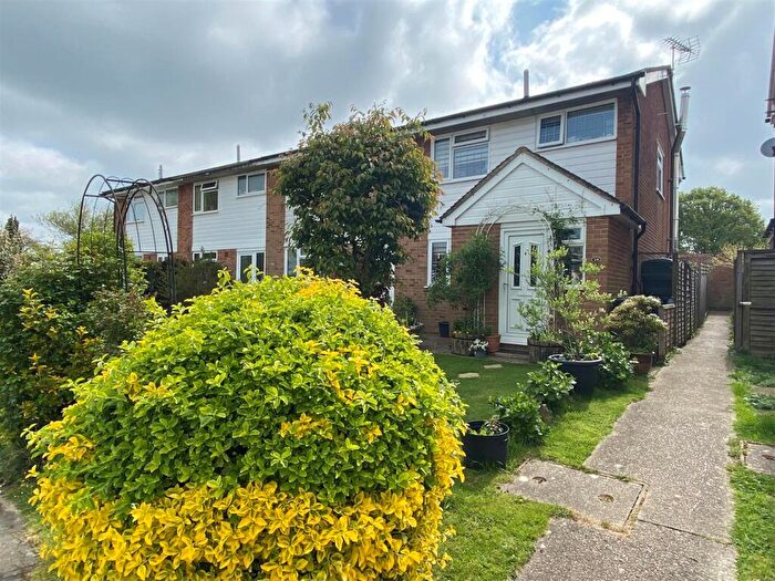 3 Bedroom Semi-Detached House For Sale In James Avenue, Herstmonceux, Hailsham, BN27