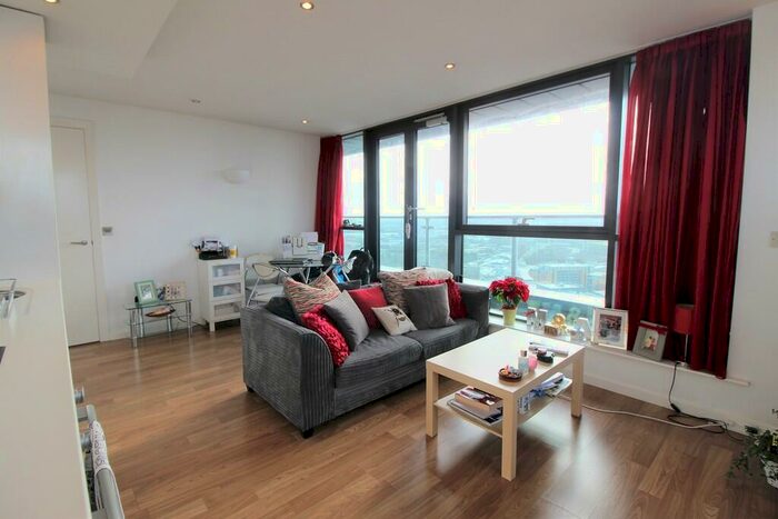 2 Bedroom Apartment To Rent In Bridgewater Place, Leeds, LS11