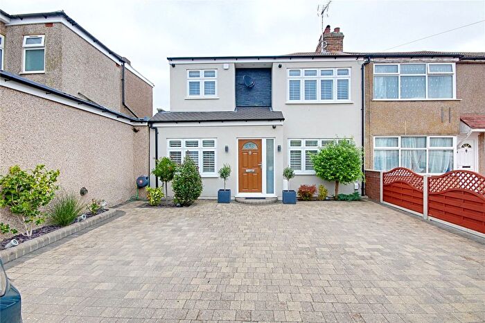 4 Bedroom End Terrace House For Sale In Clydesdale, Enfield, EN3